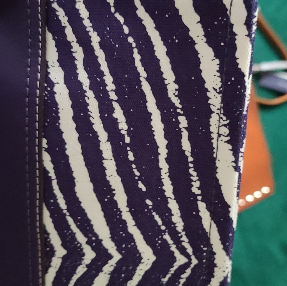 Purses - Picture 7 of 15